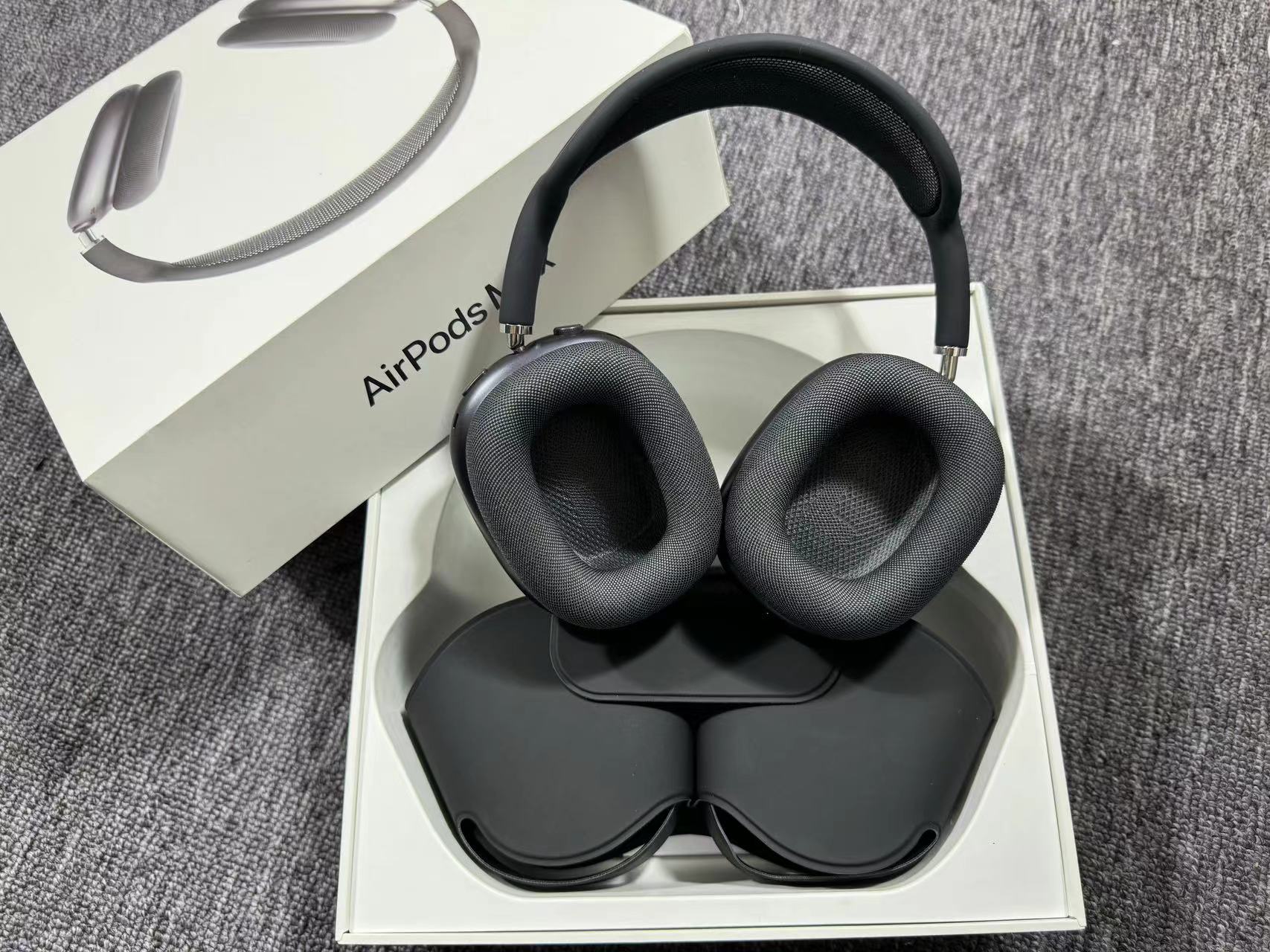 The all-new generation of over-ear headphones, AirPods Max 2