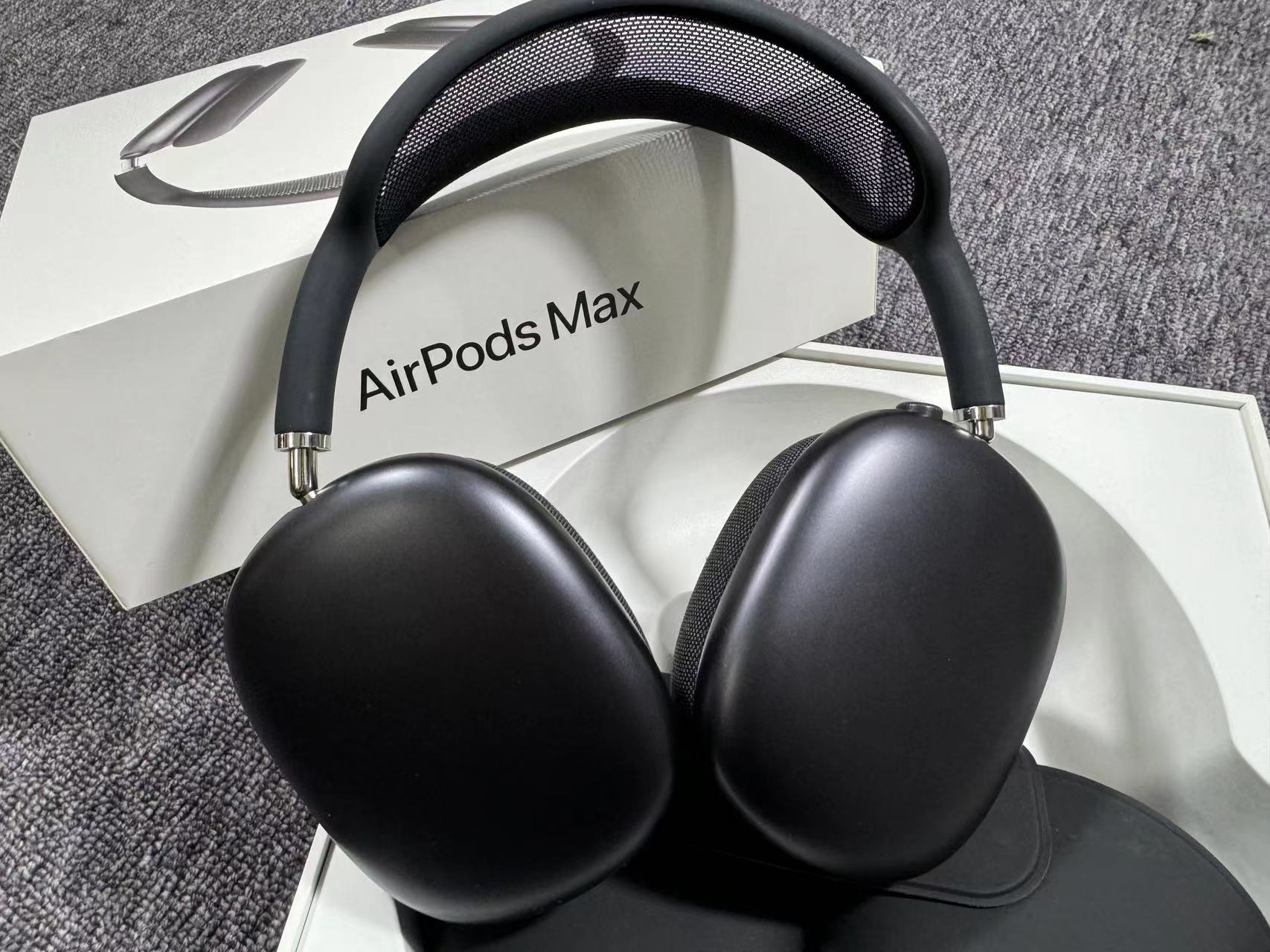 The all-new generation of over-ear headphones, AirPods Max 2