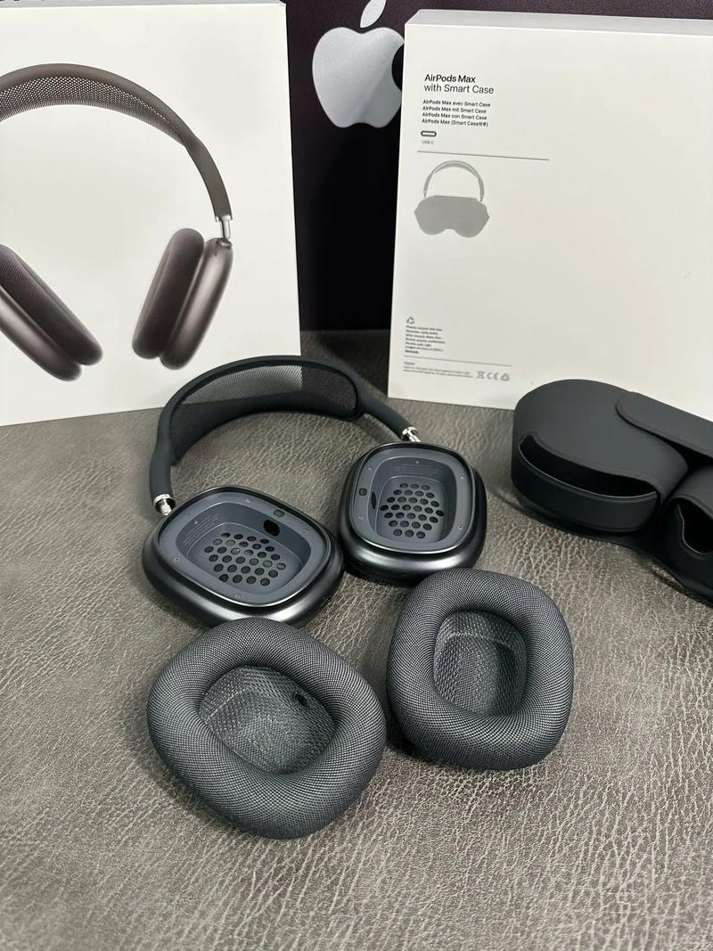 The all-new generation of over-ear headphones, AirPods Max 2